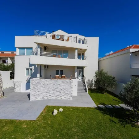 Villa in Nin with Stunning Sea Views