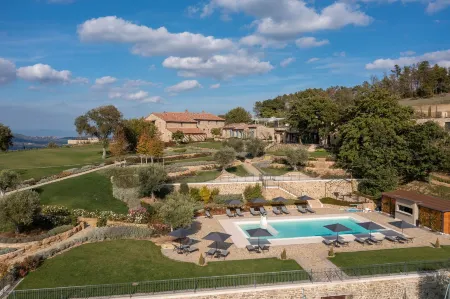 I Borghi Dell'Eremo Отели в г. Паникале