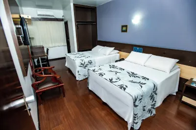 Hotel 365 فنادق في Coxipo da Ponte