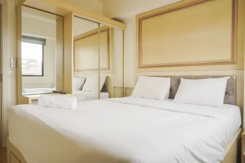 Comfort 1Br with Working Room at Meikarta Apartment - Apartments