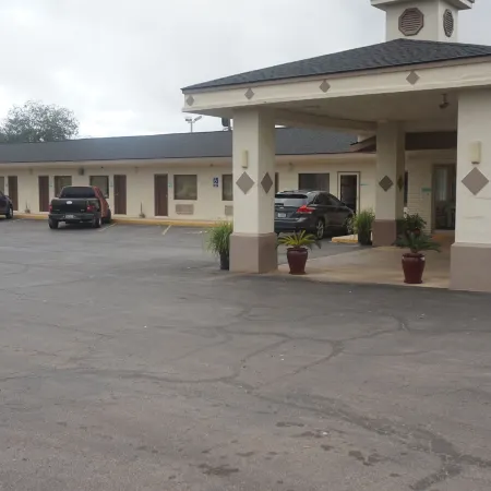 Executive Inn Pearsall