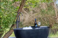 The Coast & Country Cottage - Hot Tub