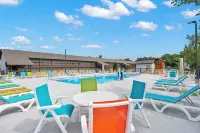 Lakefront Oasis Amazing Views! Hotels in Ruth B City Township