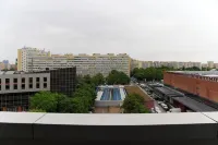 Luca - Luxury Park-View Apt with Balcony & Parking