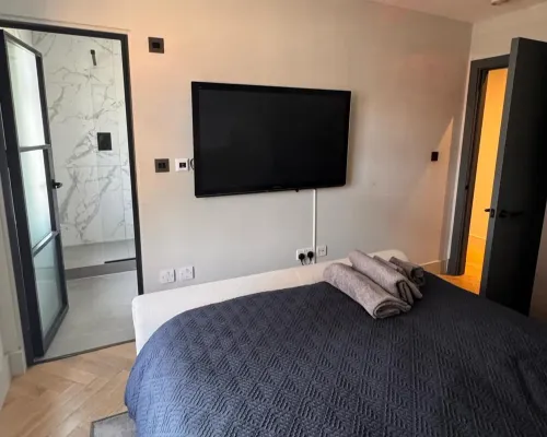Thames Ditton Apt - Sleeps 6 - Garden & BBQ Hotel a Esher