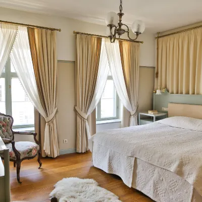 Antonius Hotel Hotels near Old Town