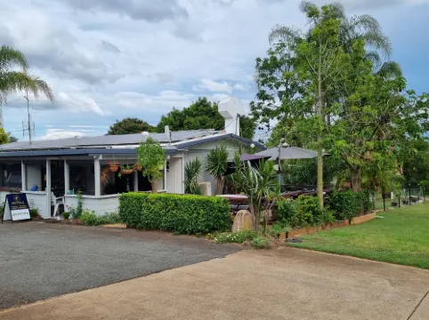 Y汽車旅館亞拉曼 布萊克巴特酒店