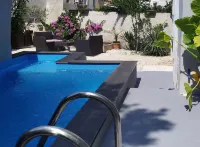Captain Emo City Apartments - vue mer