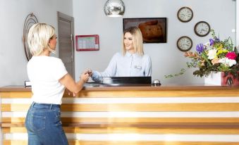 Mera Brise - Housity