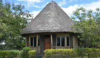 Forest Hog Safari Lodge - Parking