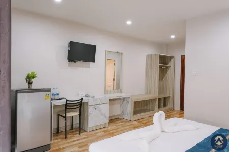 Thapjumras Boutique Hotel Отели рядом с достопримечательностью «Clock Tower roundabout»