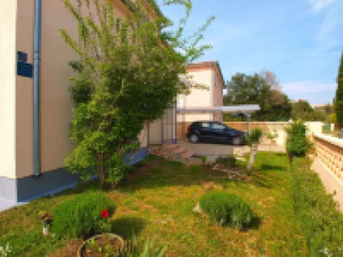 Apartment 1840 Hotels in Peroj