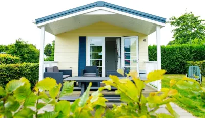 Chalet with Veranda Near Drunense Dunes