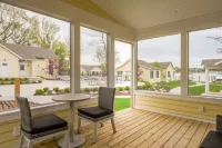 Old Pike Cottages فنادق في Saugatuck