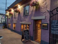 Palmer's Ale House Hotels in Long Sutton