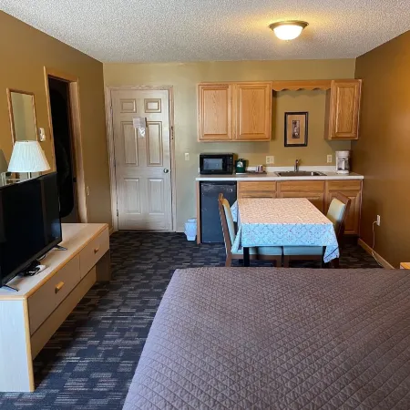 Lakeside Motor Inn