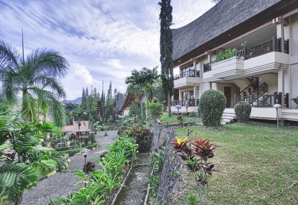 호텔 사히드 토라자 야외 수영장