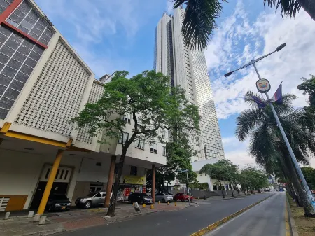 302 Moderno Aparta-Suite en Versalles Tipo Loft - Cali Tower Suites & Lofts Отели рядом с достопримечательностью «Cali Zoo»