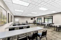 Heartland Inn & Suites, SureStay Collection by Best Western