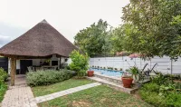 Stylish 2-Bed Apartment in Centurion, Pretoria Hotels near Blu Valley Mall