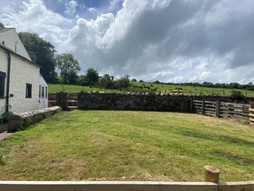 Rattlebeck Farm Holiday Cottage - Pet friendly
