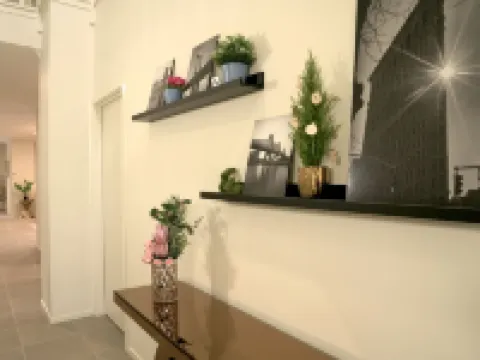 Newly Modern Home for Big Group Near SC Hotels in Point Cook