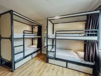 Snoozles Galway City Centre فنادق في 