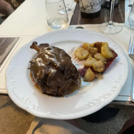 Immaculate 3-Bed, Sleeps 6, Parking