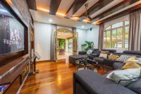 6Room Corner Bungalow PJ Garden Wedding - Bungalows