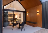 PAR Five Shacks Hotels in Paringa