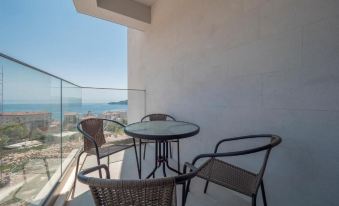 Two Bedroom Apartment Sea View Charlene