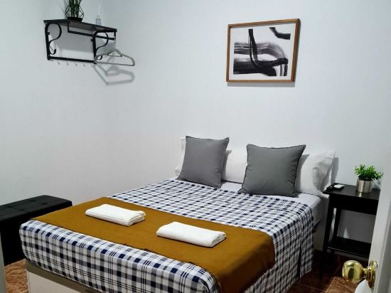 M-A Catrachos Rooms