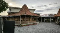 Nez's Guesthouse Syariah Hotels in Mungkid