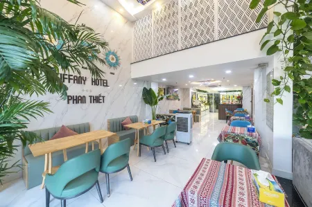 Tiffany Hotel & Restaurant Отели рядом со станцией Phan Thiet Railway Station