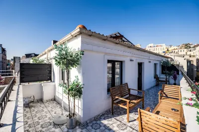 Selvese Suites, Serviced Living in Galata فنادق في إسطنبول
