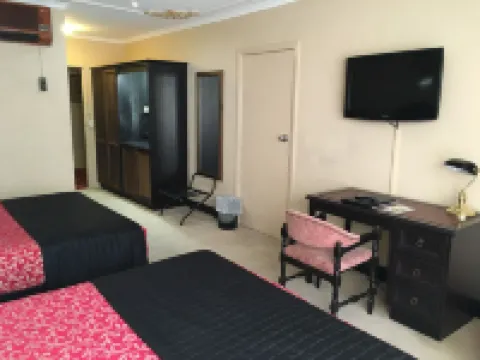 Albury Manor House Hotels in Albury