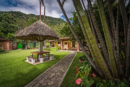 Regis Hotel Spa Отели рядом с достопримечательностью «Porta Hotel del Lago»