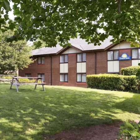Days Inn by Wyndham Taunton