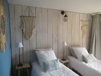 LA BELLE VIE in PROVENCE between  Marseille and Carry-le-Rouet, 5Km from the sea