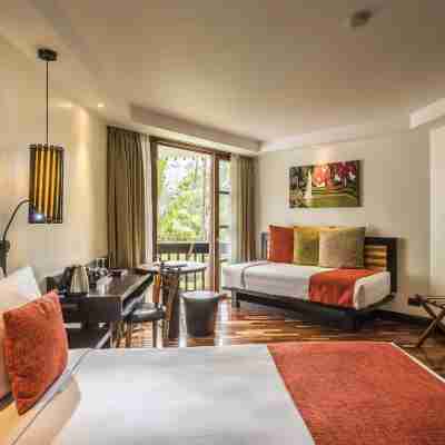 The Warwick Fiji Rooms