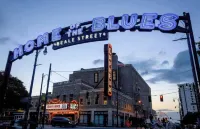 Downtown Memphis Loft! Walking Distance from Beale Street! Garage Parking!