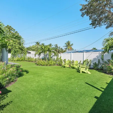Welcome to Manatee Inn, a charming and cozy getaway located in Jupiter,Fl