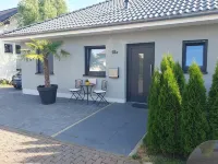 Großzügige Wohnung mit Terrasse Hotels in Brechen