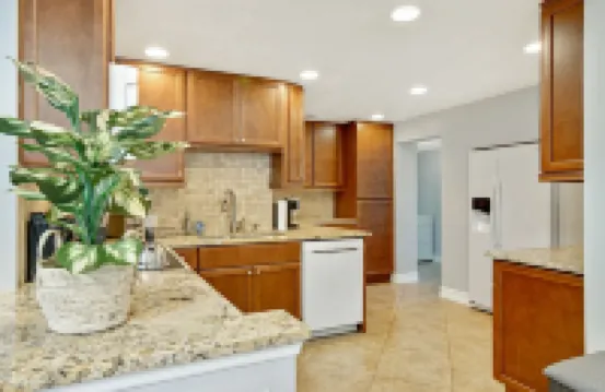 4 Bedroom house just 3 minute drive from Naples beach