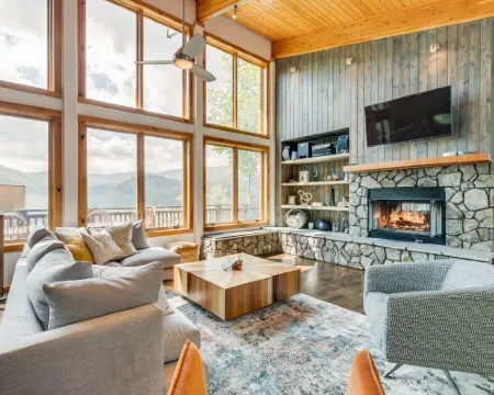 Lake Life Mountain & Lake Views, Hot Tub, & Dock 約翰遜縣酒店