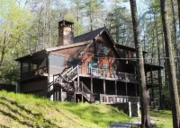 BEAR'S DEN  - Spacious mountain home on river game room & fire pit in Burlingame