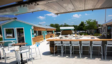 Modern Locktender Home and Functional Layout - Charming Retreat