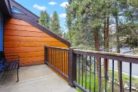 Cozy Gas Fireplace and Access to Upper Village Pool - Charming Retreat