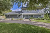 Spacious Backyard Oasis with Heated Plunge Pool - Charming Retreat Hotels in Bryan