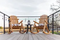 Rooftop Deck and Upscale Amenities - Exquisite Tiny Oasis Hotels in McLennan County